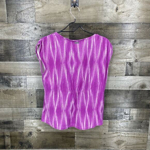 Columbia Women's Cap Sleeve Crew Neck T-Shirt Size Medium Purple Abstract Print - Picture 6 of 7